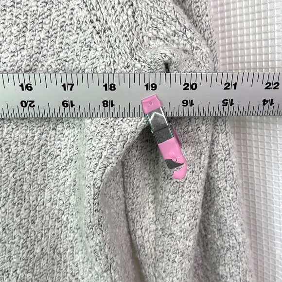 Orvis Gray Cowl Neck Sweater | Size Medium - Picture 13 of 15